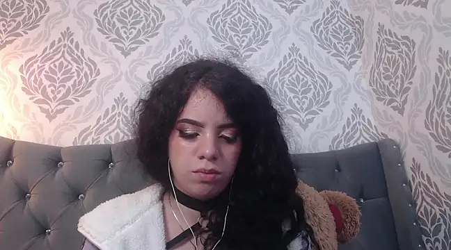 Snapshot of EmmaCowperr chatting on March 11, 2025, 6:30 pm EmmaCowperr online show from March 11, 2025, 6:30 pm