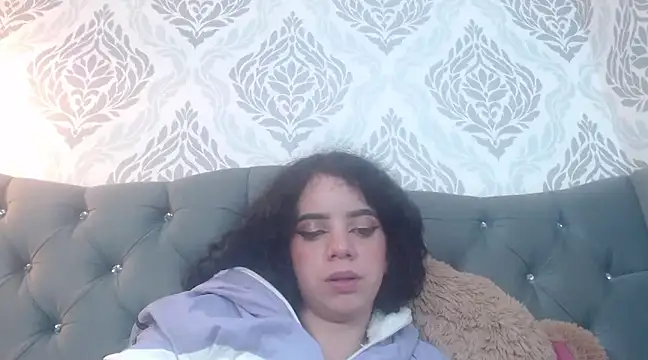 Snapshot of EmmaCowperr chatting on March 19, 2025, 6:55 pm EmmaCowperr online show from March 19, 2025, 6:55 pm