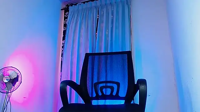 Snapshot of DanteSantoro chatting on February 24, 2026, 9:13 pm DanteSantoro online show from February 24, 2026, 9:13 pm