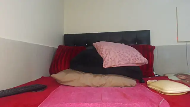 Fiercefoxxy online show from May 14, 2026, 8:21 am