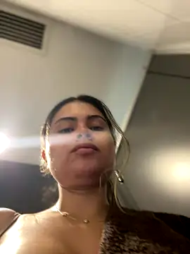 Snapshot of melanny10 chatting on December 4, 2024, 12:25 pm melanny10 online show from December 4, 2024, 12:25 pm