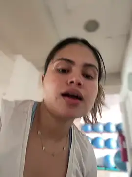 Snapshot of melanny10 chatting on December 7, 2024, 12:35 pm melanny10 online show from December 7, 2024, 12:35 pm