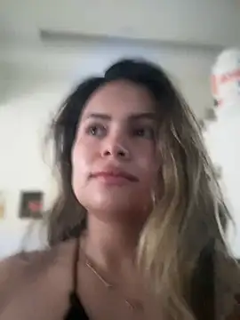 Snapshot of melanny10 chatting on December 21, 2024, 10:39 am melanny10 online show from December 21, 2024, 10:39 am