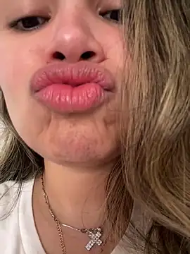 Snapshot of melanny10 chatting on February 28, 2025, 10:30 am melanny10 online show from February 28, 2025, 10:30 am