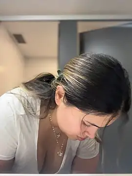 Snapshot of melanny10 chatting on March 1, 2025, 2:34 pm melanny10 online show from March 1, 2025, 2:34 pm