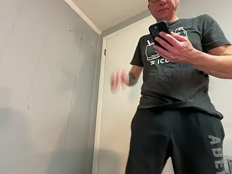 mouser21212 online show from January 6, 2025, 6:25 am