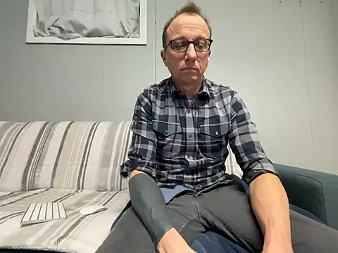 mouser21212 online show from January 10, 2025, 7:57 am