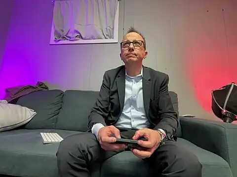 mouser21212 online show from January 31, 2025, 7:39 am