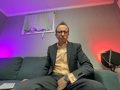 mouser21212 online show from March 5, 2025, 7:16 am