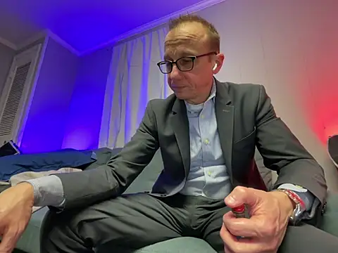 mouser21212 online show from March 12, 2025, 6:18 am