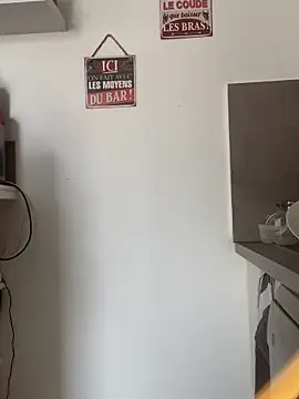 Luccreccia  online show from October 9, 2025, 10:13 am