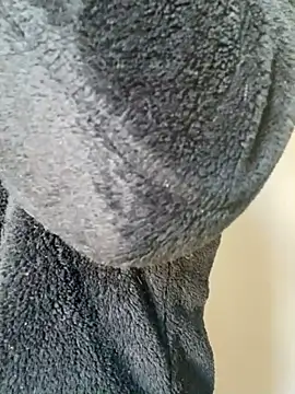 Luccreccia  online show from November 21, 2025, 10:03 am