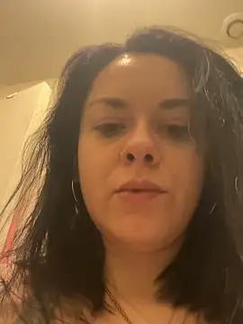 Luccreccia  online show from March 29, 2026, 9:09 am