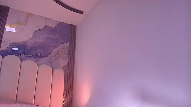 hot dione online show from April 16, 2026, 7:14 pm