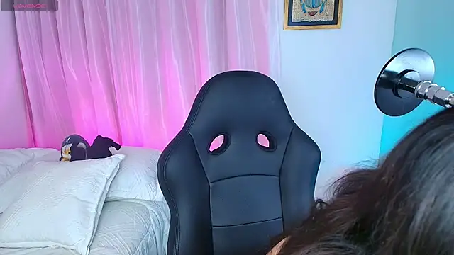 Alessandraa ferri  online show from April 18, 2026, 11:27 pm