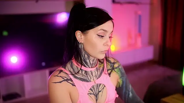 Snapshot of AcidPie chatting on October 31, 2025, 6:42 pm AcidPie online show from October 31, 2025, 6:42 pm