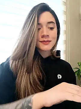 maliciaworld online show from February 2, 2025, 5:04 pm