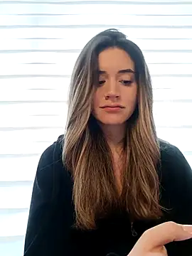 maliciaworld online show from February 16, 2025, 8:11 pm