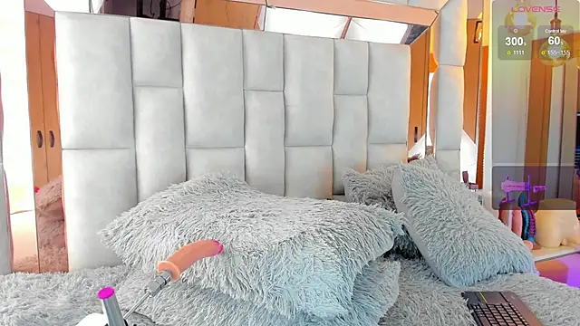 Salomethompson- online show from March 10, 2025, 6:45 pm