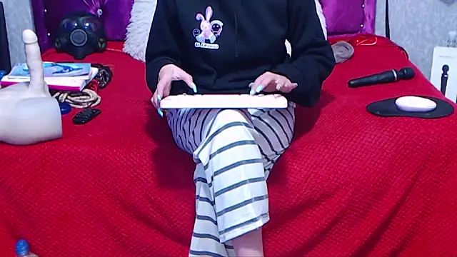 AyshaScott online show from September 20, 2025, 1:23 pm