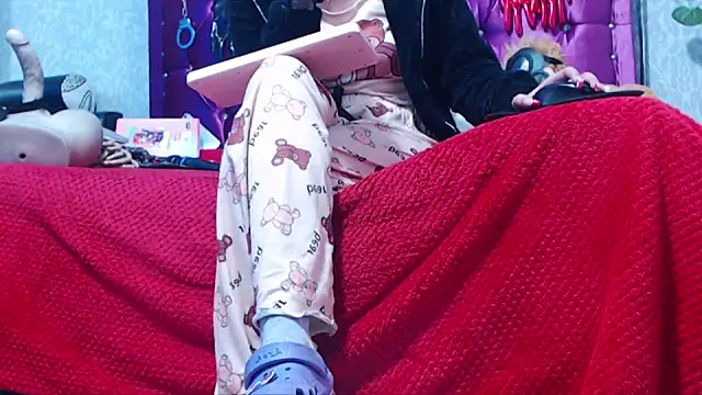 AyshaScott online show from February 26, 2026, 1:21 pm