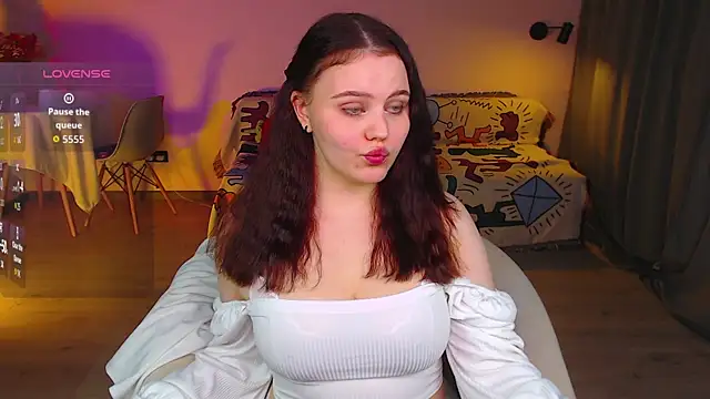 sensual me online show from October 11, 2025, 6:23 am