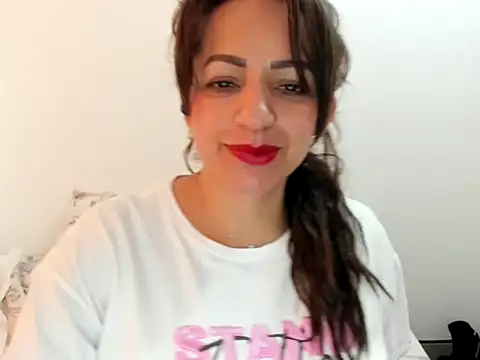 MonicaGarcia  online show from February 24, 2025, 6:26 pm