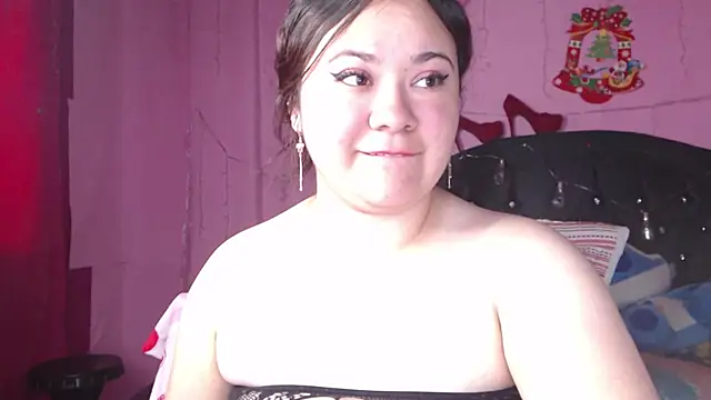 NikkiRous  online show from February 13, 2025, 4:07 pm