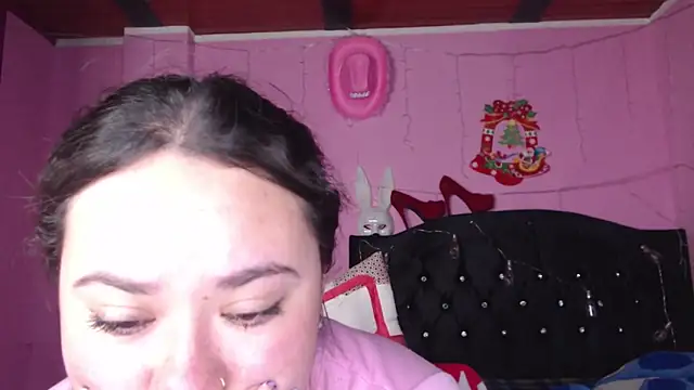 NikkiRous  online show from March 4, 2025, 7:01 pm