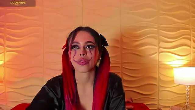 Snapshot of EvaaFoxxy1 chatting on October 12, 2025, 4:28 pm EvaaFoxxy1 online show from October 12, 2025, 4:28 pm