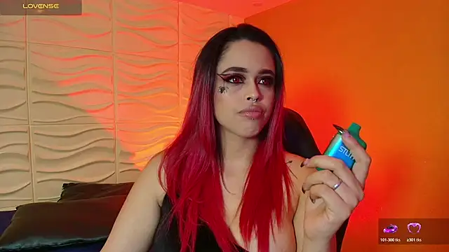Snapshot of EvaaFoxxy1 chatting on October 18, 2025, 3:31 am EvaaFoxxy1 online show from October 18, 2025, 3:31 am