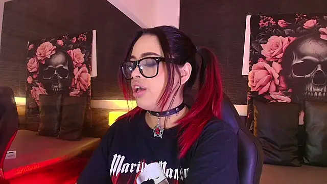EvaaFoxxy1 online show from April 22, 2026, 12:28 pm