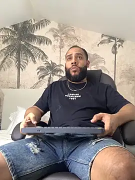 Snapshot of boy__ofc chatting on October 28, 2025, 6:32 pm boy ofc online show from October 28, 2025, 6:32 pm