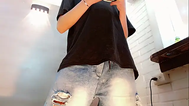 Daniela Pink  online show from December 5, 2025, 8:49 pm