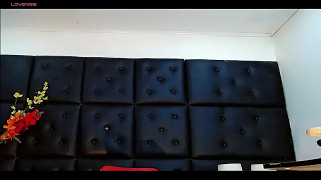 Daniela Pink  online show from April 5, 2026, 8:50 pm