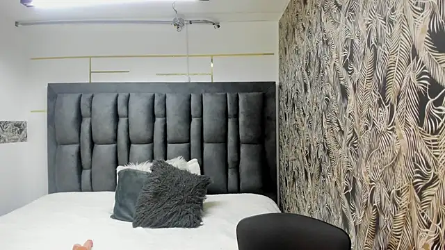 Anhell7 x online show from November 12, 2025, 7:35 pm