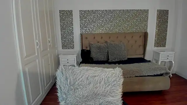 KimWessel  online show from February 5, 2025, 8:04 pm