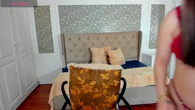 KimWessel  online show from March 5, 2025, 7:49 pm