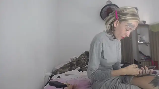 barbara anal squirt  online show from April 7, 2026, 9:04 pm