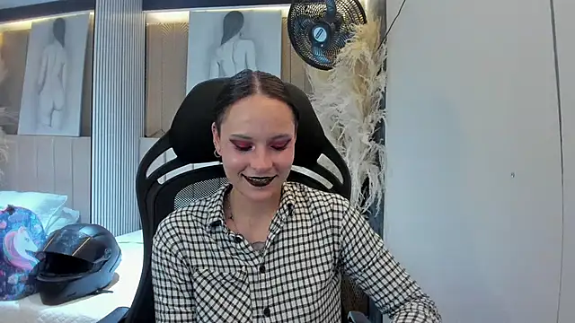 AnnyThompson  online show from March 28, 2026, 11:04 pm