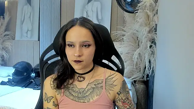 AnnyThompson  online show from March 31, 2026, 10:10 pm