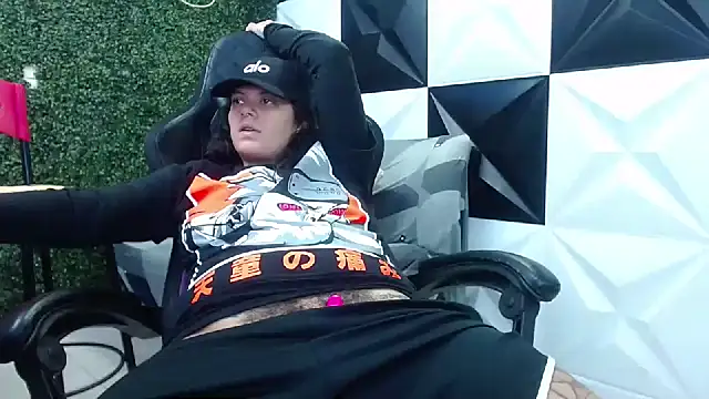 snowflake xxx online show from March 17, 2025, 9:02 pm