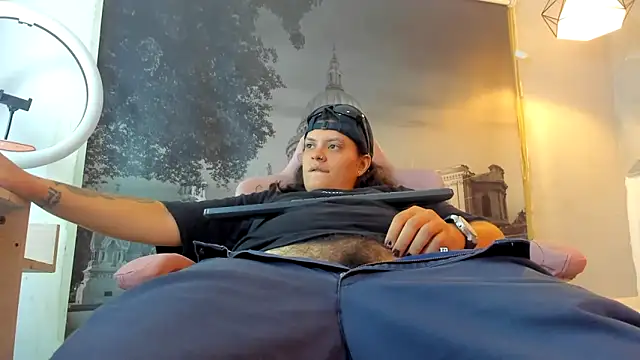 snowflake xxx online show from September 22, 2025, 2:41 pm