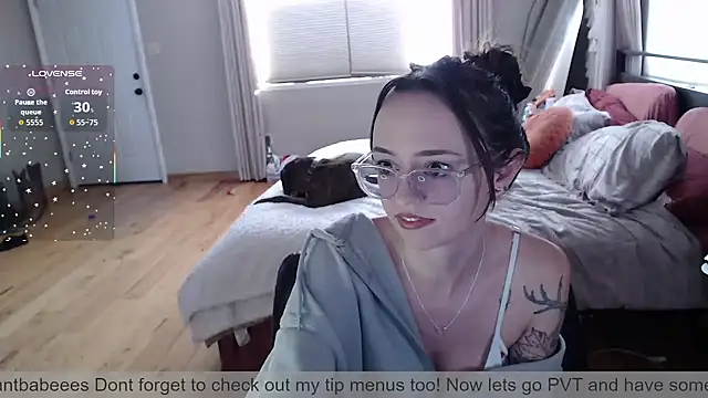 Plantbabeee online show from January 5, 2026, 5:49 pm