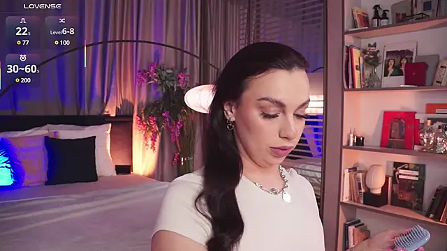 LunaNight online show from February 3, 2025, 8:35 pm