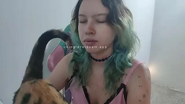 WandaDoll online show from October 18, 2025, 12:06 pm