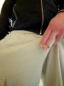 Snapshot of tdgjkytv chatting on April 4, 2026, 12:53 am tdgjkytv online show from April 4, 2026, 12:53 am