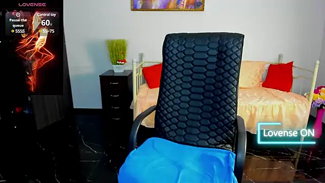 Julia Dean online show from March 18, 2025, 1:09 pm