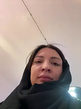 Snapshot of BabeRainbow chatting on January 5, 2025, 9:59 am BabeRainbow online show from January 5, 2025, 9:59 am