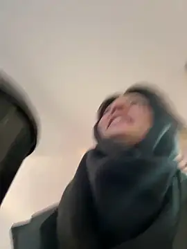 Snapshot of BabeRainbow chatting on February 12, 2025, 9:10 am BabeRainbow online show from February 12, 2025, 9:10 am